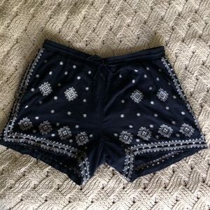 Crown & Ivy boho embroidered shorts